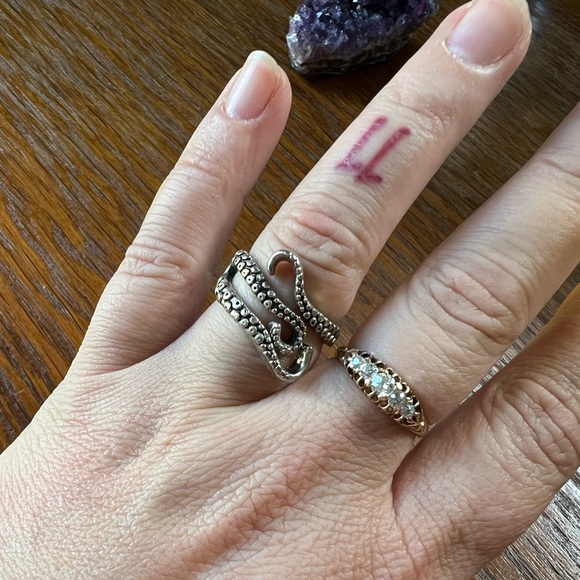 Unique Octopus Ring 🐙 - Picture 2 of 6